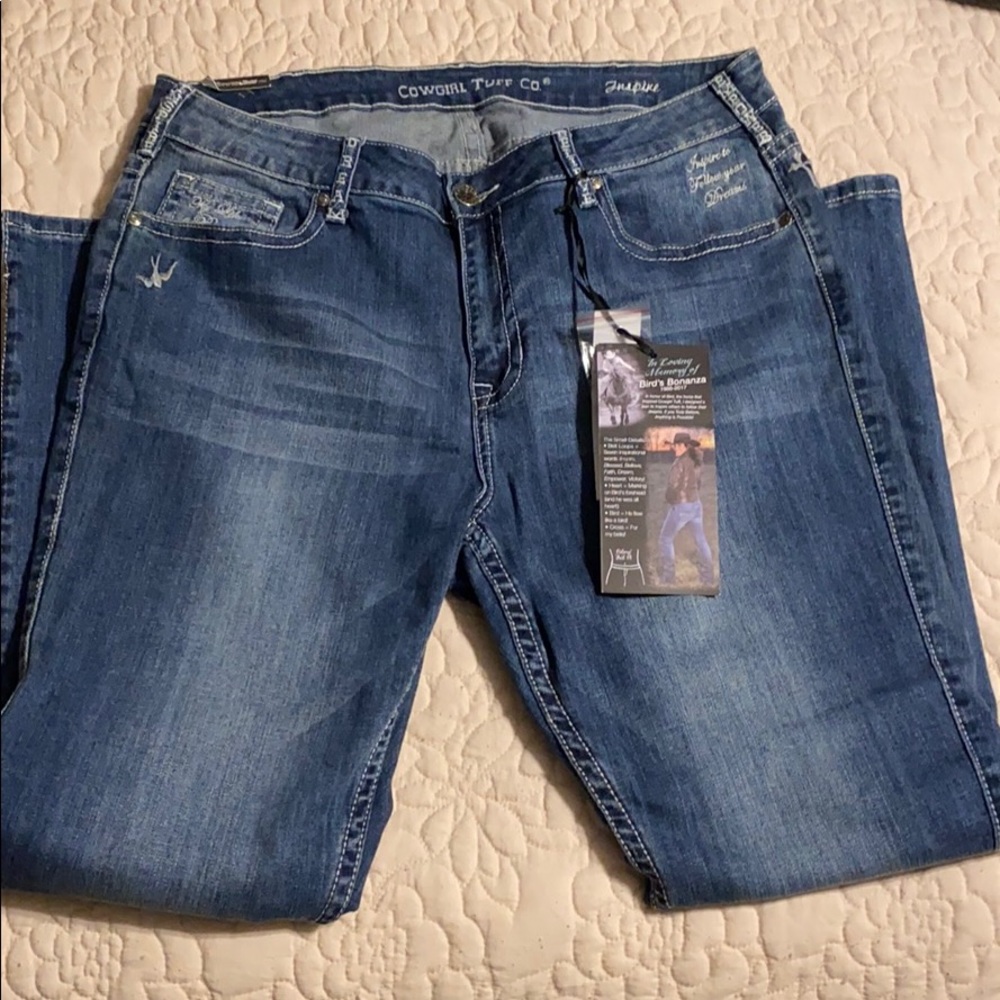 Women’s Cowgirl Tuff bootcut NWT 36 short